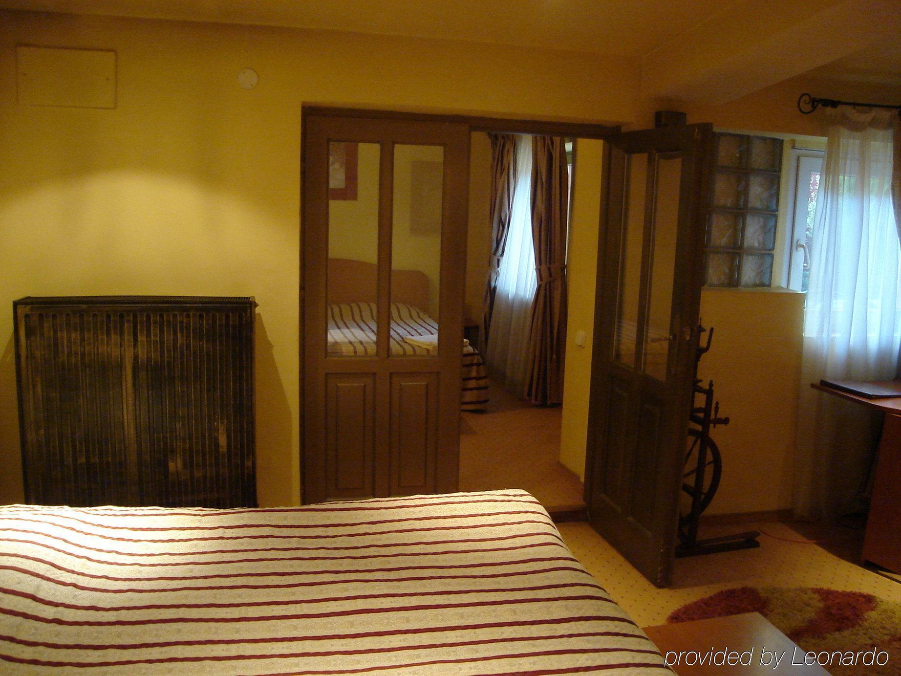 Deja Vu Guesthouse Cluj-Napoca Zimmer foto